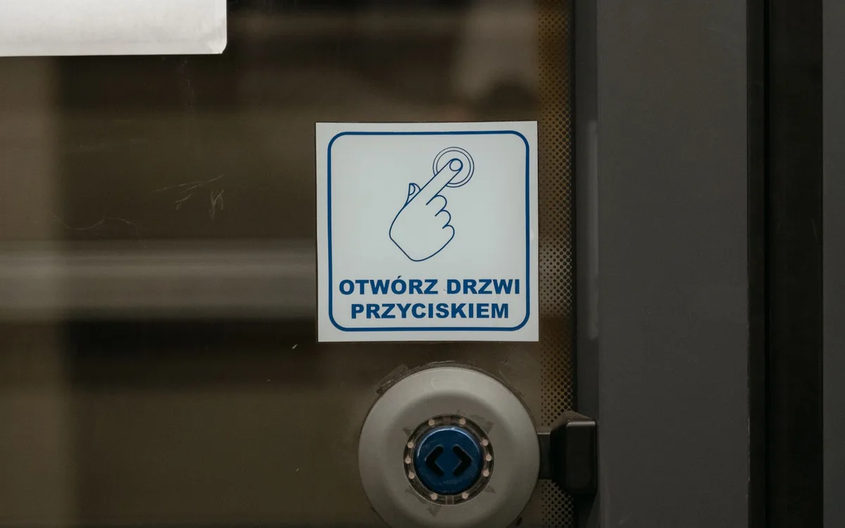 Jak wykorzystać grupę przed decyzją o pozwie lub ugodzie?